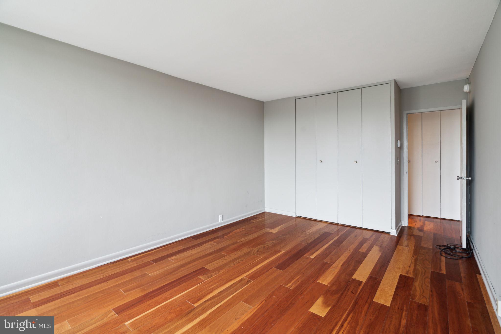 SOCIETY HILL - Residential Lease