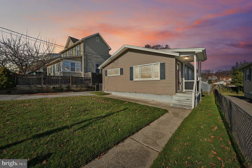 Location, location and over 1,700 total square footage, the size of this home and the storage options will surprise you!  This charming single family home offers an easy commute with updates throughout.  The open floor plan provides functionality on each floor starting with the well appointed kitchen with stainless steel appliances, quartz countertops and a newly installed coffee bar.  The primary bedroom is a spacious suite with an 11ft closet and en suite bath with dual sink vanity and custom tiled shower. The lower level is fully finished providing an open living space, a full bath and additional rooms.  The spacious backyard is the perfect spot for entertaining or play with children or pets. An efficient Carrier HVAC and dishwasher are just a few of the updates that will have you feeling like you’ve stepped into a new home without the high price.  No HOA's, No front foot fees, available for immediate occupancy.