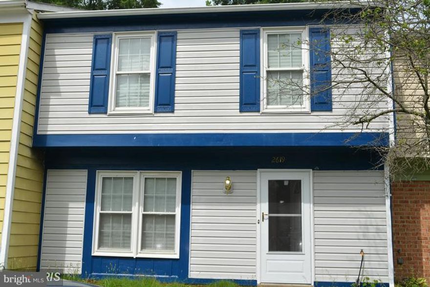 Cozy  Two Level Townhouse in the St. Charles Subdivision.  Bamboo Wide Paneled Flooring Throughout. NO CARPET! Freshly Painted. Updated Kitchen. Large Master Bedroom with Full Bath Attached & Two  Spacious Bedrooms. Laundry is on Bedroom Level. Come Call This Beautiful Townhouse HOME!