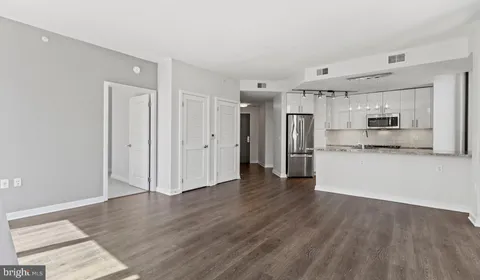 8300 Wisconsin Avenue Unit 1B-836, Bethesda, MD MLS: MDMC2159254