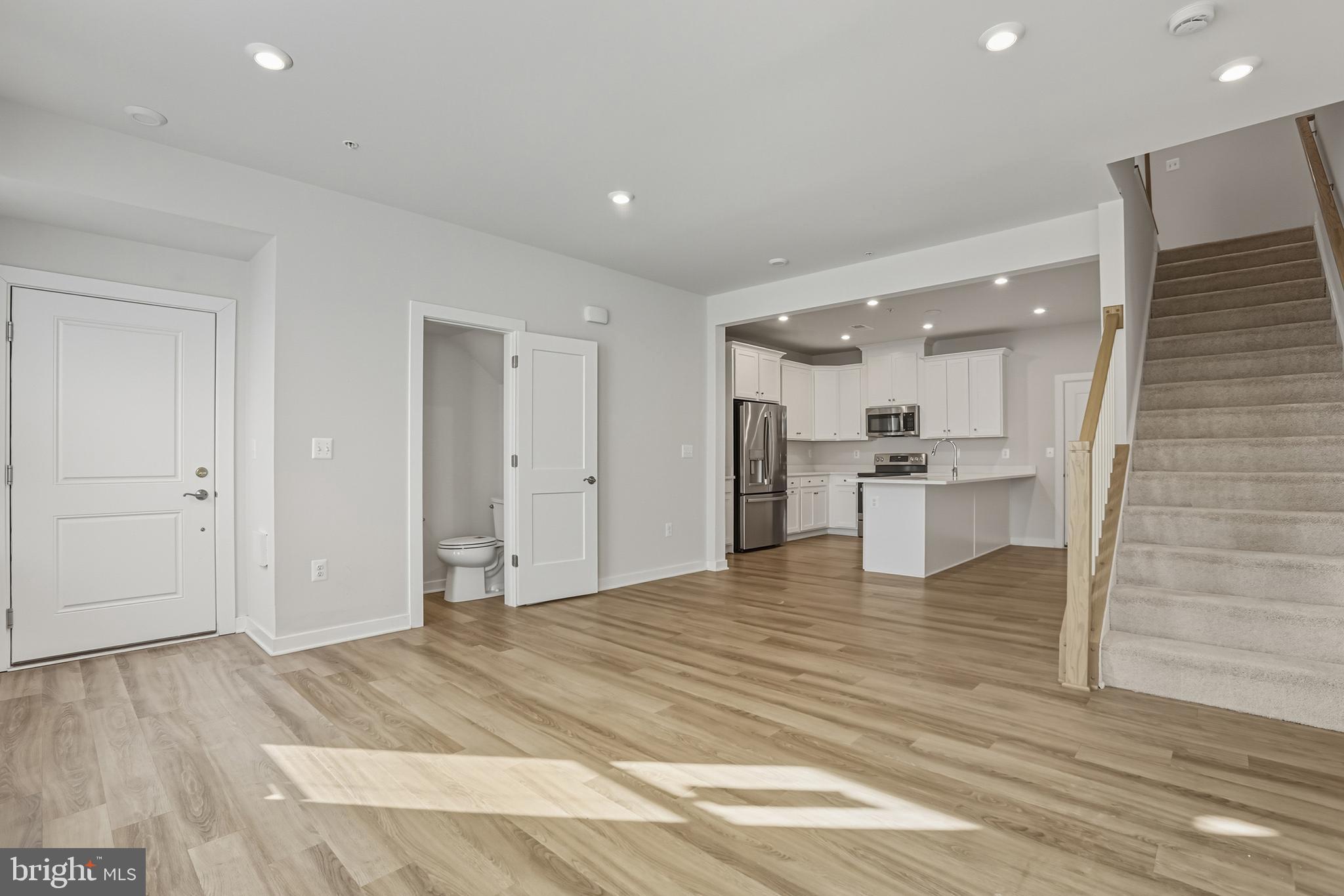 20280 NEWFOUNDLAND SQUARE