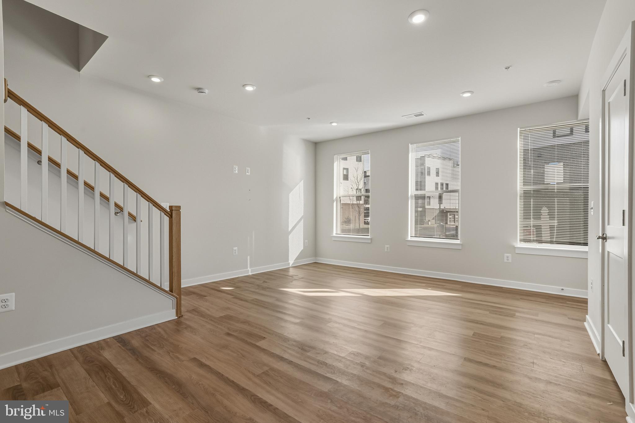 20280 NEWFOUNDLAND SQUARE