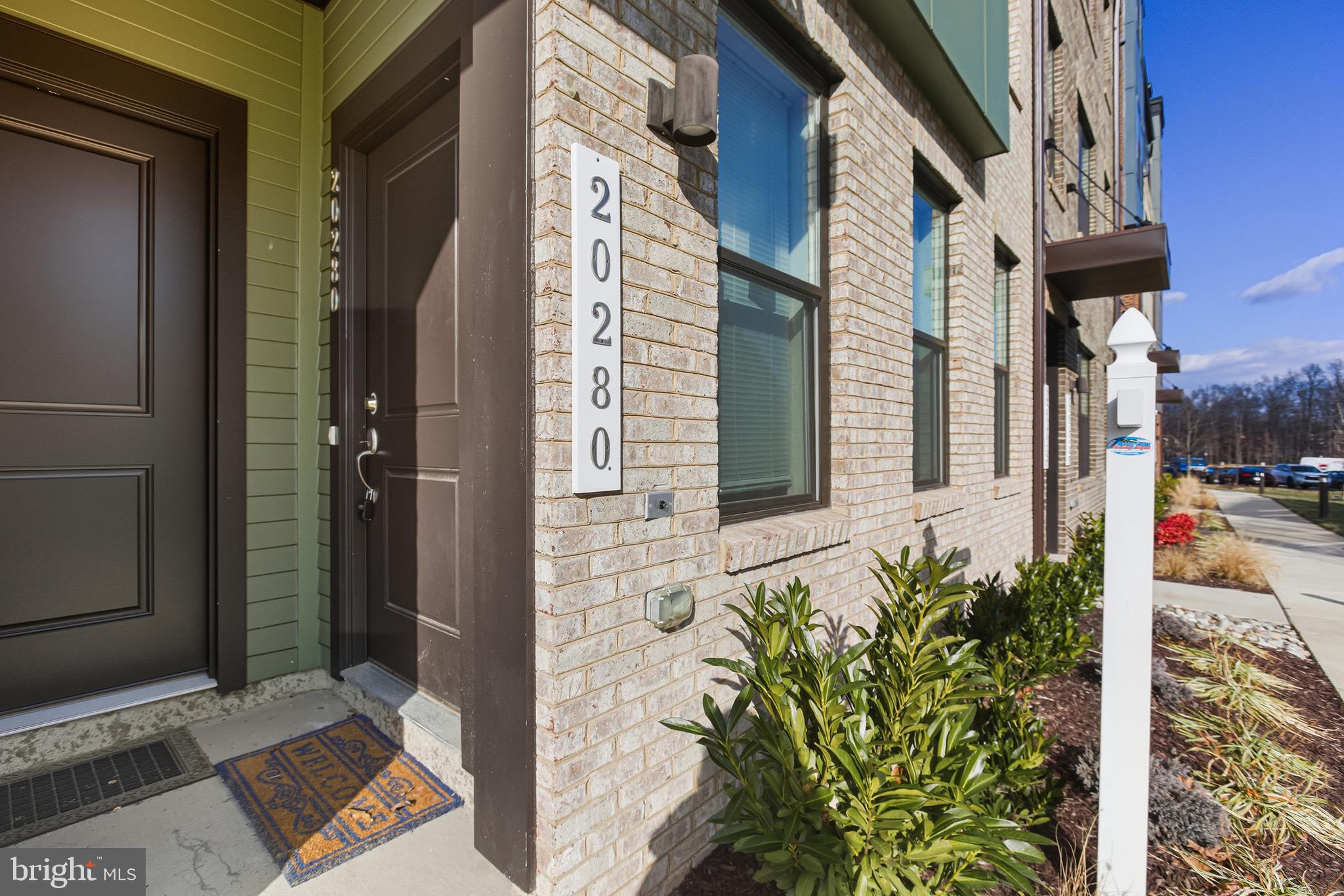 20280 NEWFOUNDLAND SQUARE