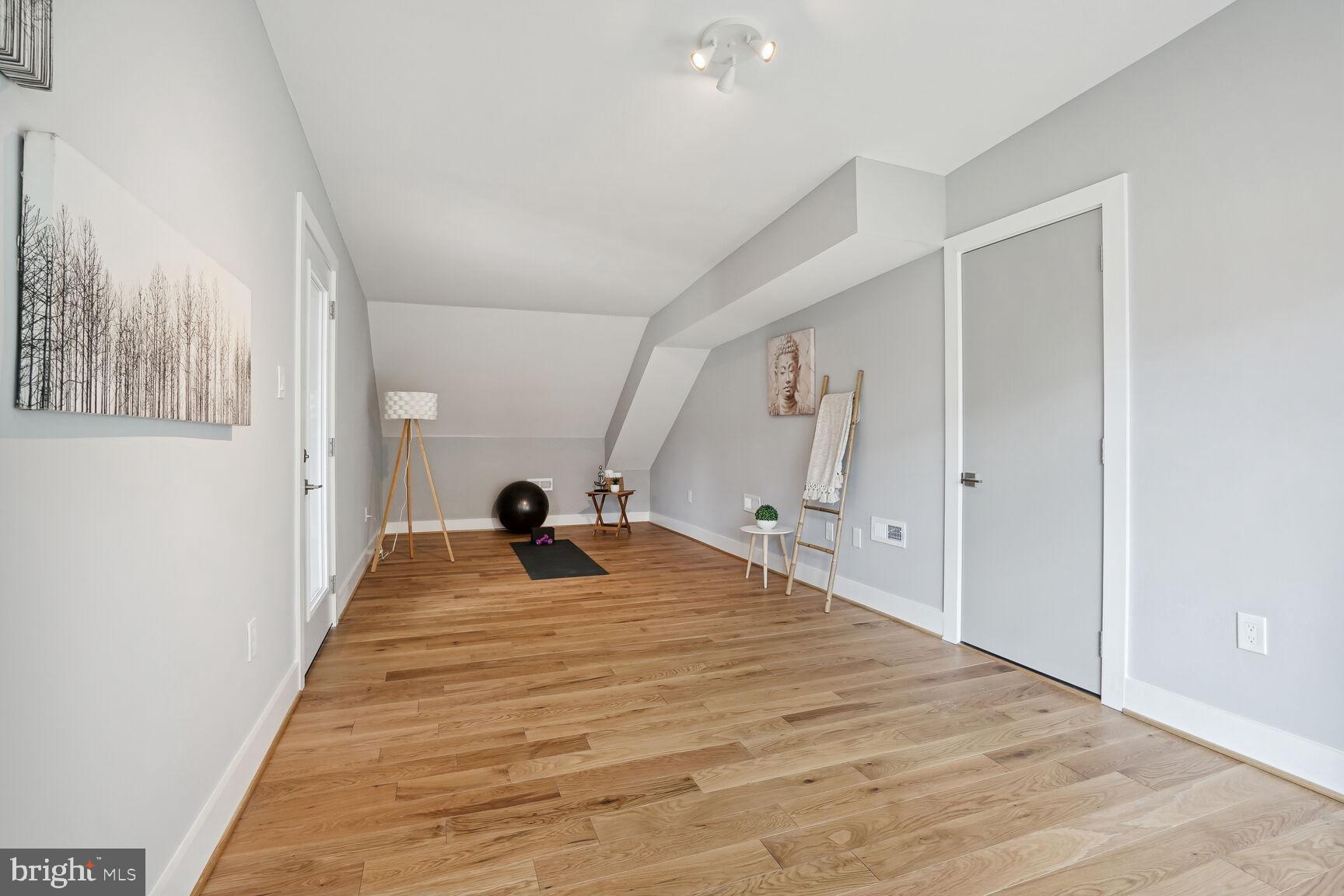 KENWOOD PARK - Residential