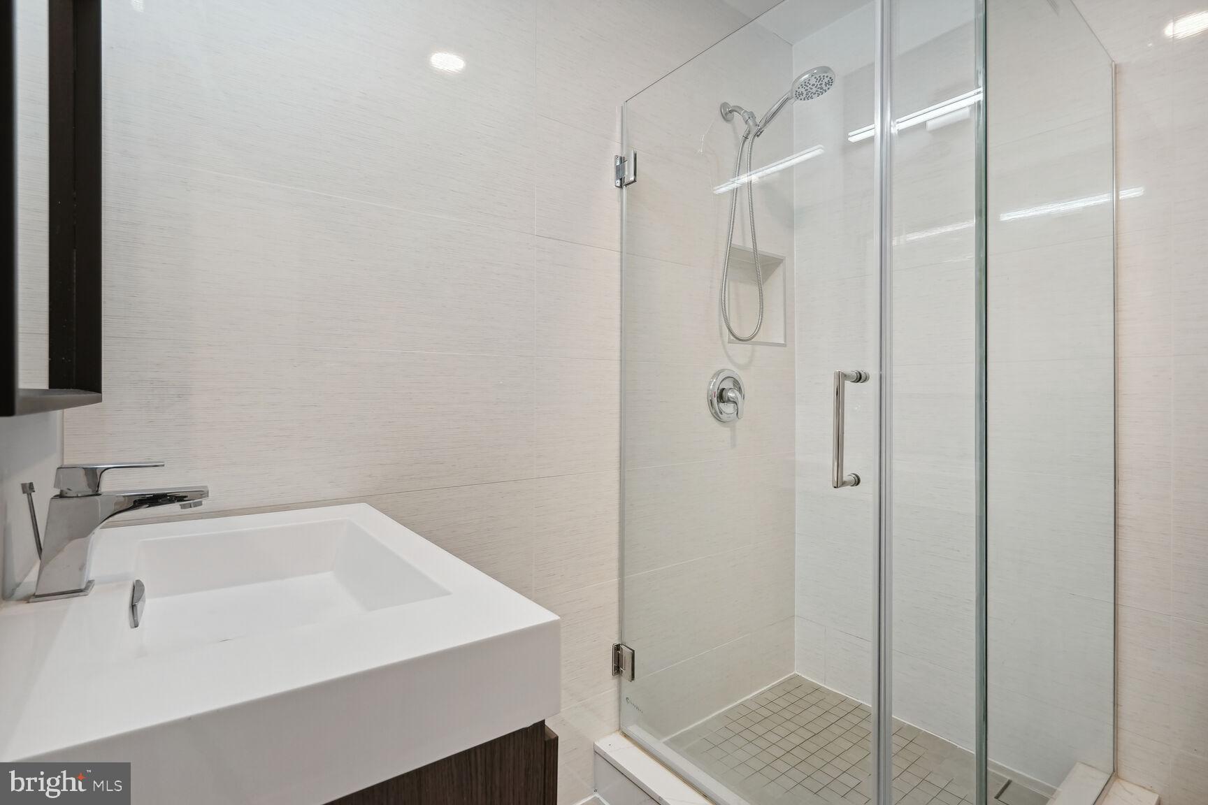 KENWOOD PARK - Residential