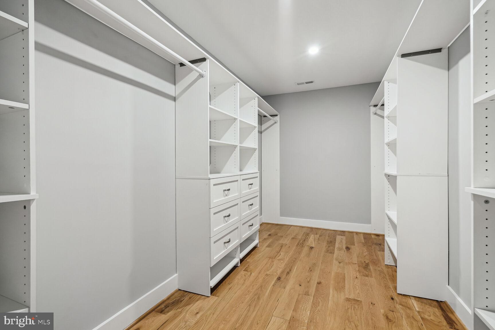 KENWOOD PARK - Residential