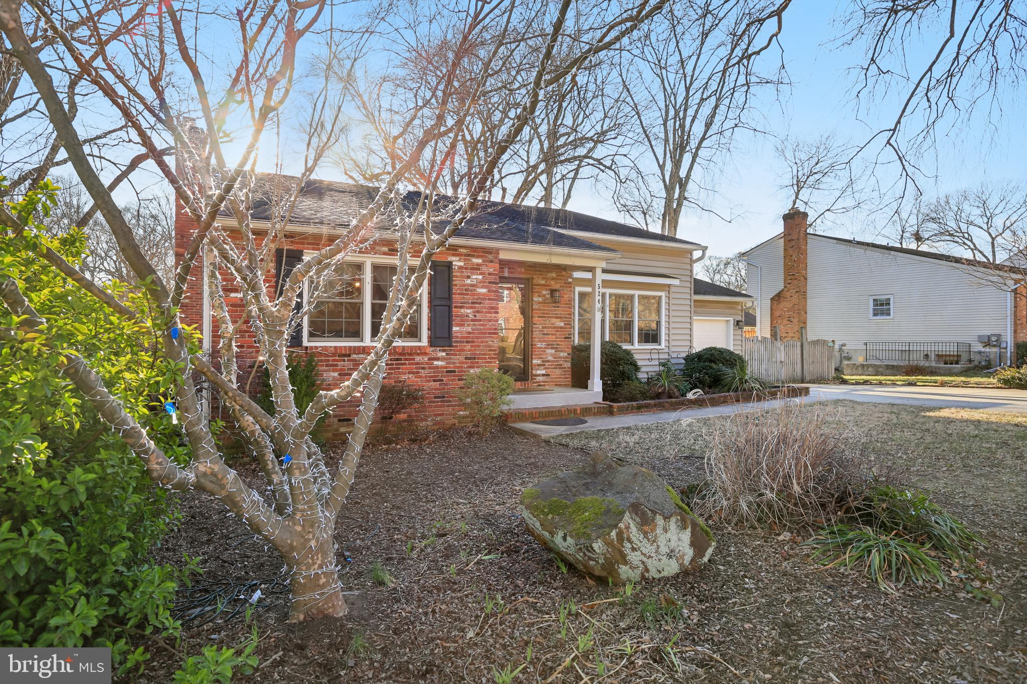 524 CHARINGTON DRIVE