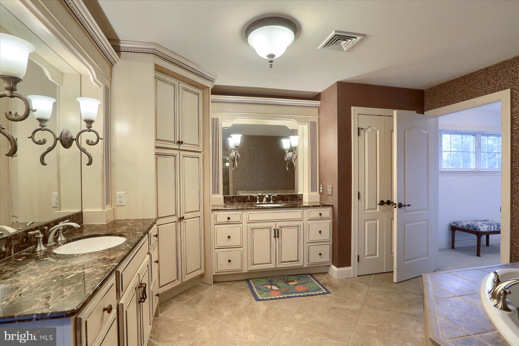 WENTWORTH ESTATES - Residential