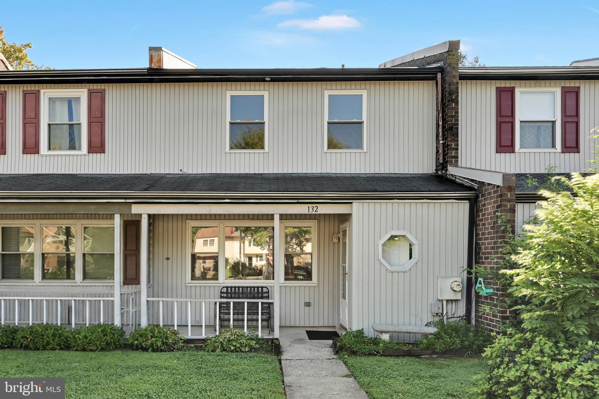 132 ASCOT COURT 64