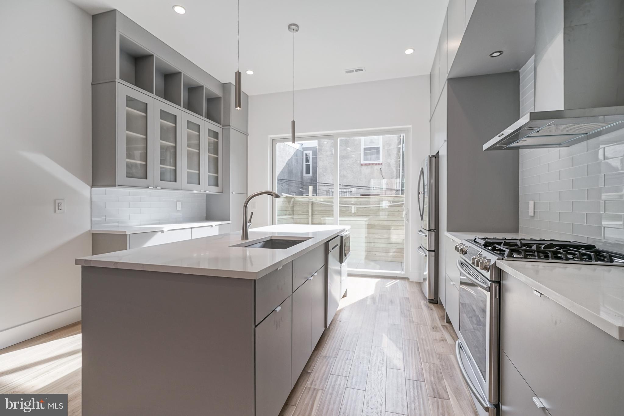 POINT BREEZE - Residential