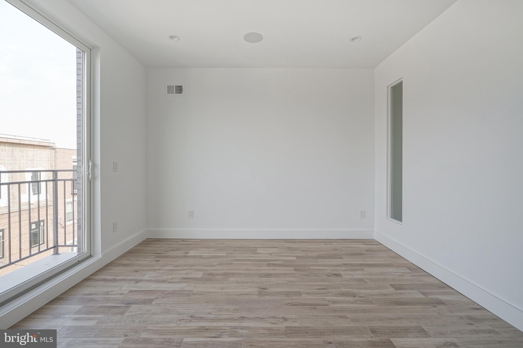 POINT BREEZE - Residential