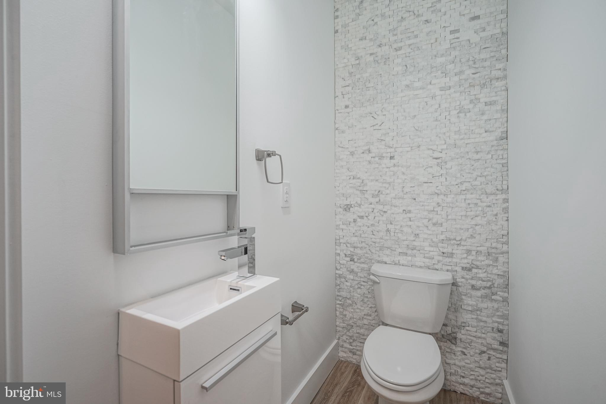 POINT BREEZE - Residential