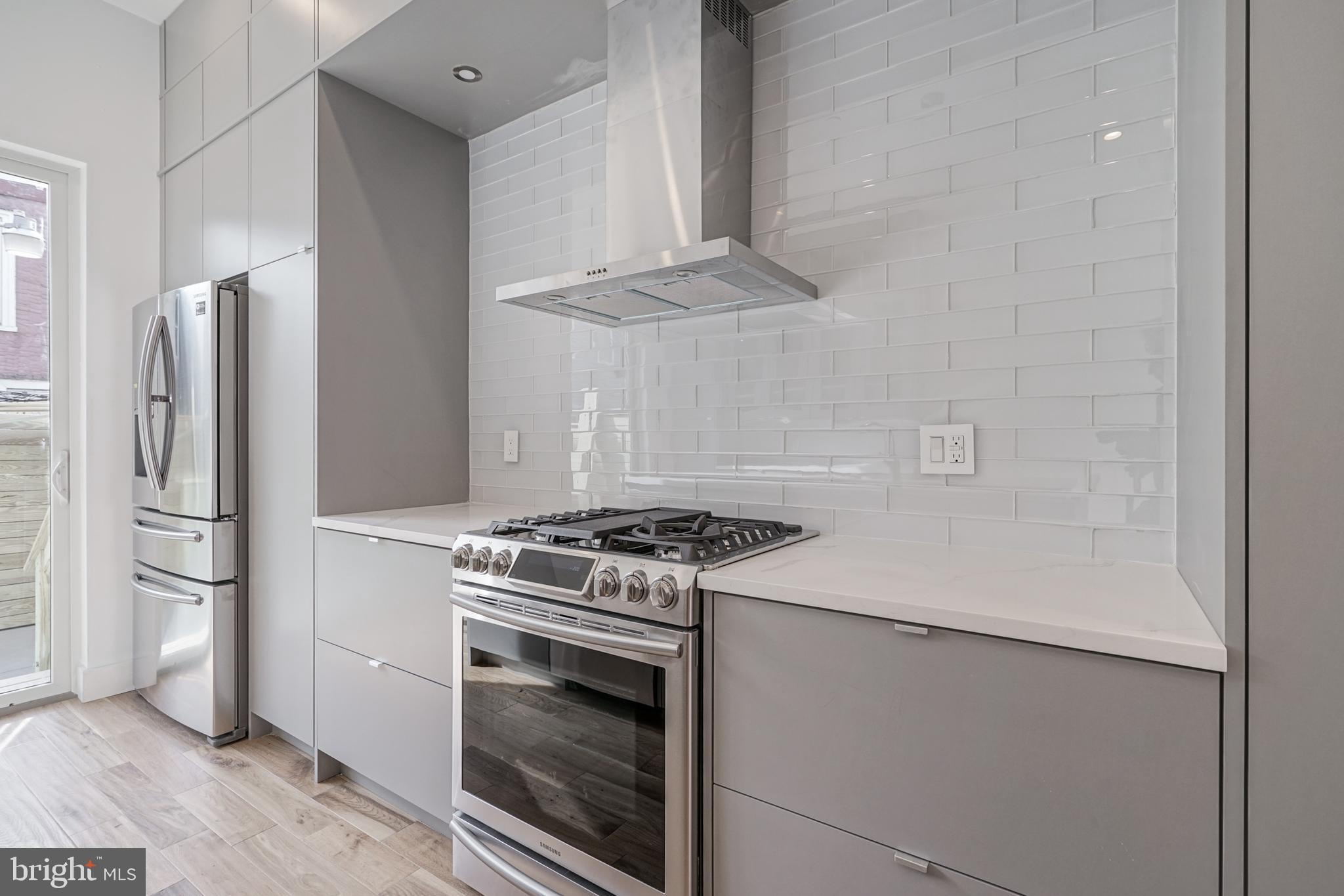 POINT BREEZE - Residential