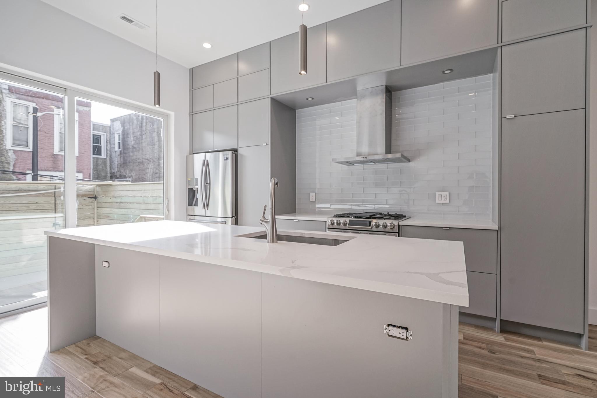 POINT BREEZE - Residential