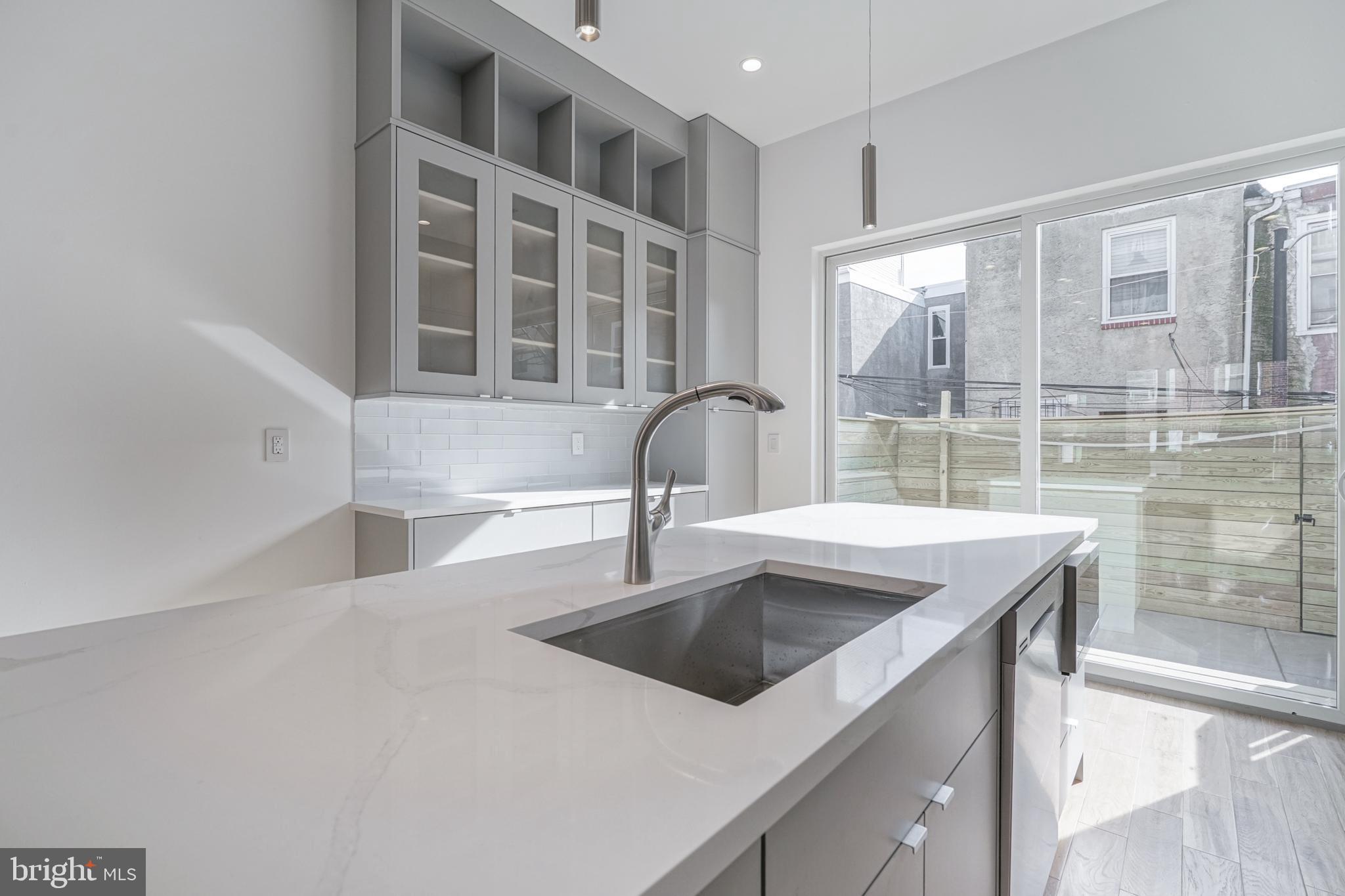 POINT BREEZE - Residential