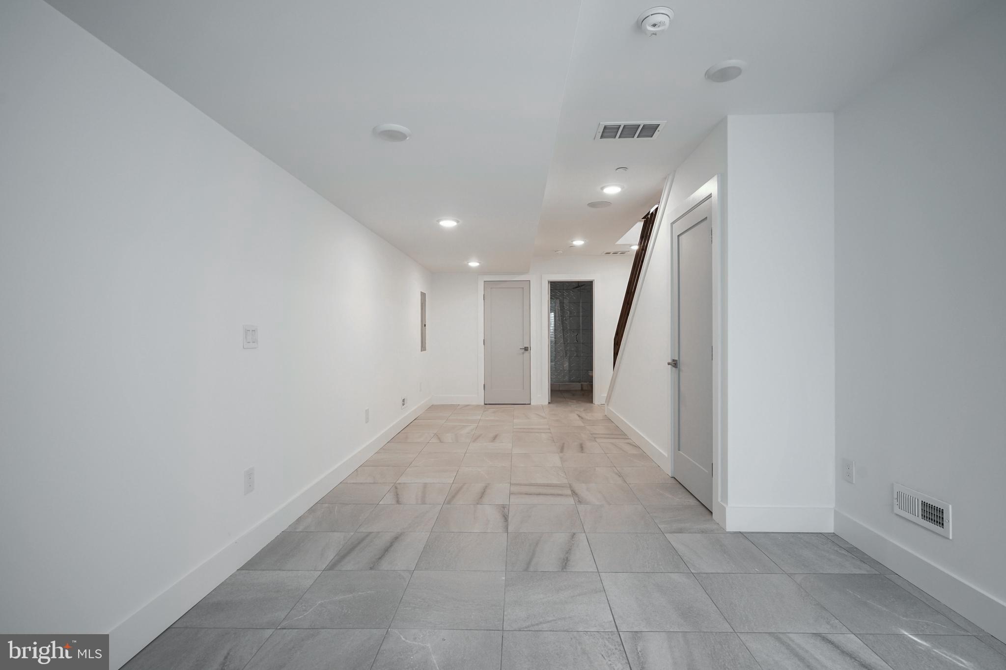 POINT BREEZE - Residential