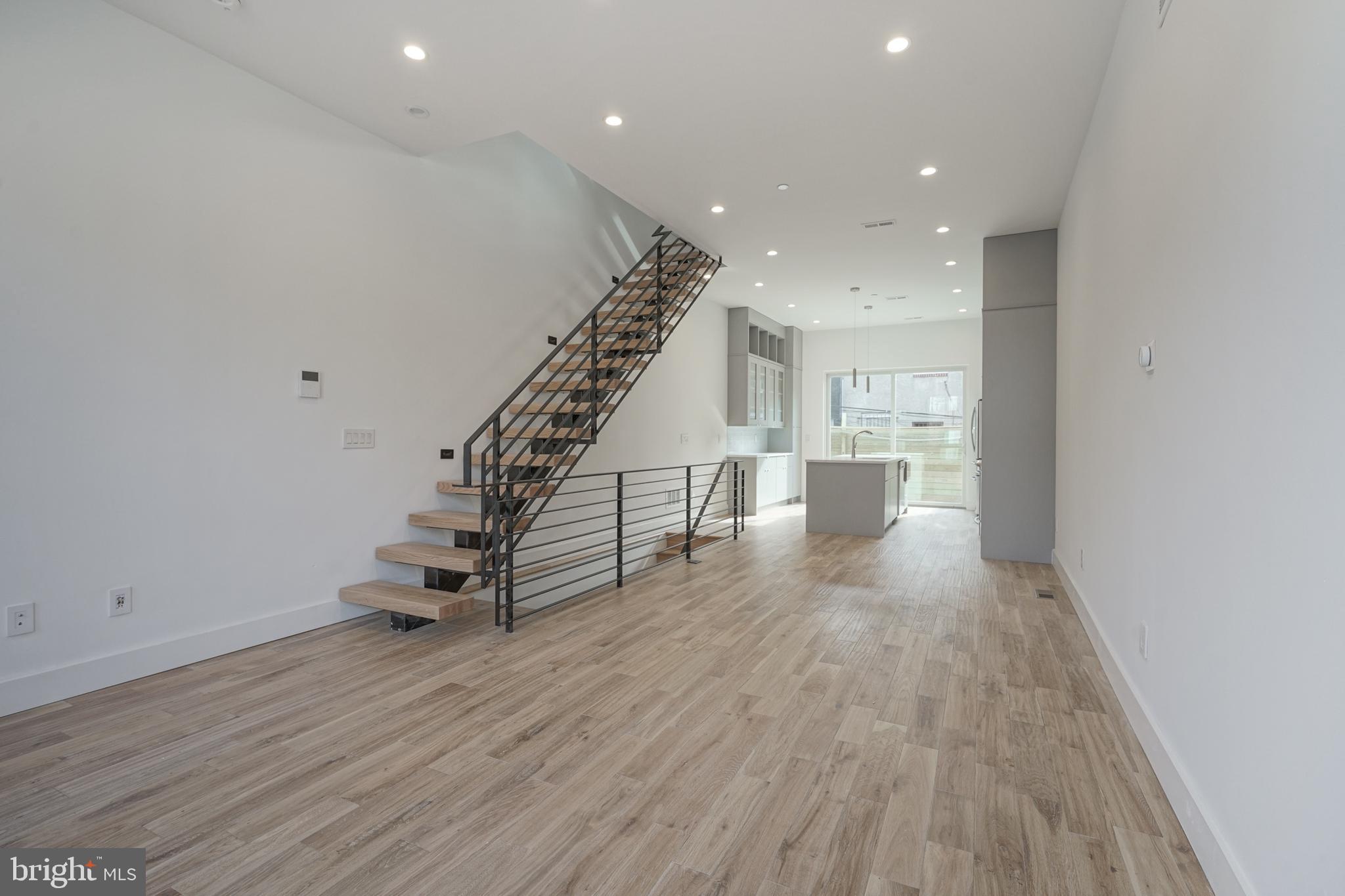 POINT BREEZE - Residential