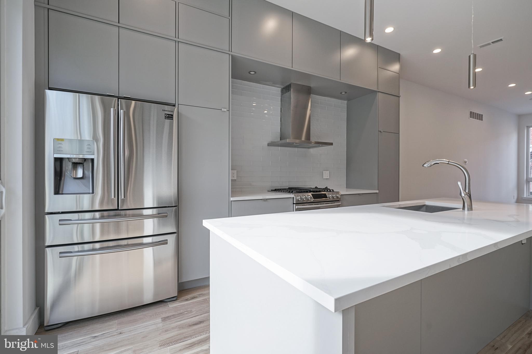 POINT BREEZE - Residential