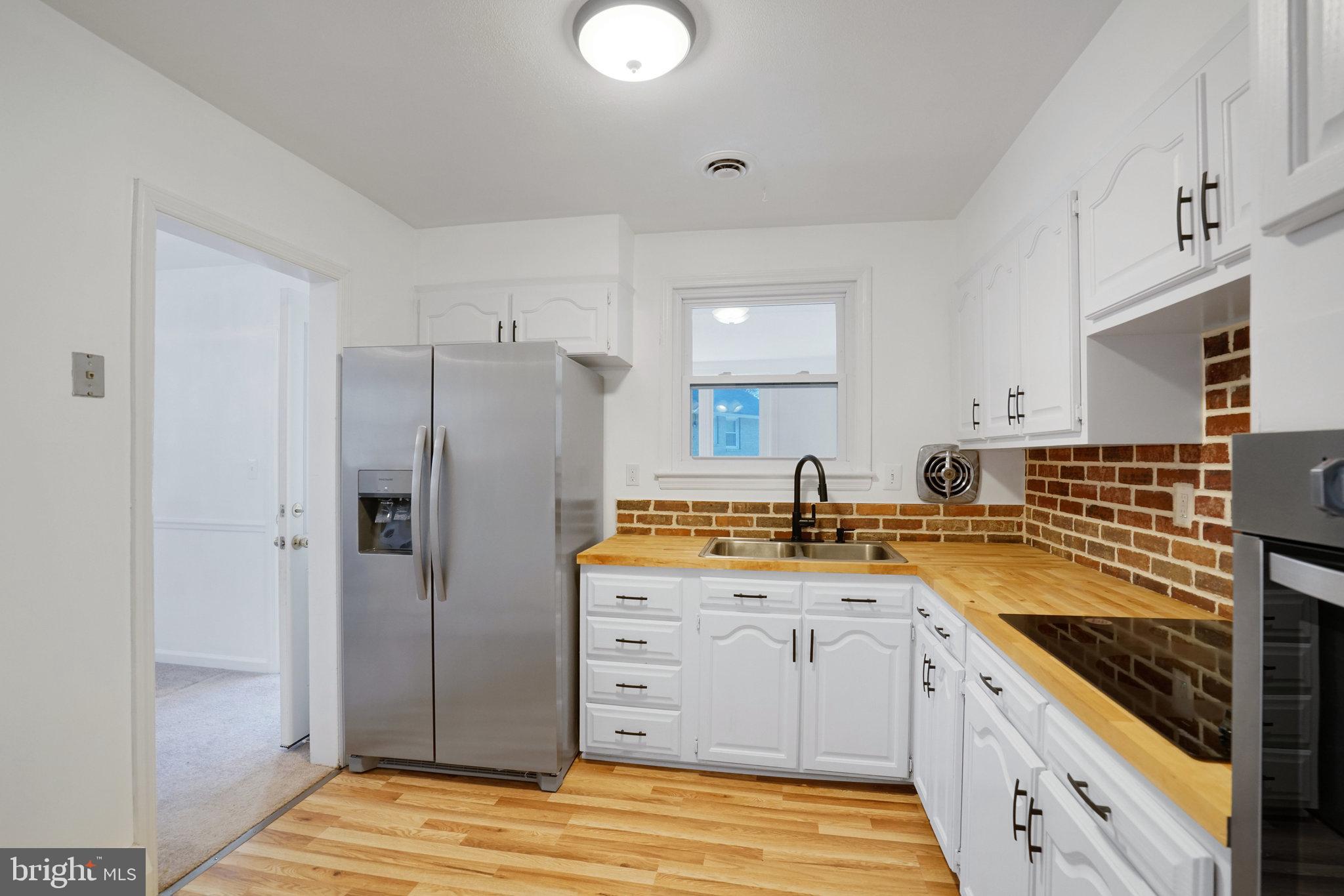 BARNABY MANOR OAKS - Residential