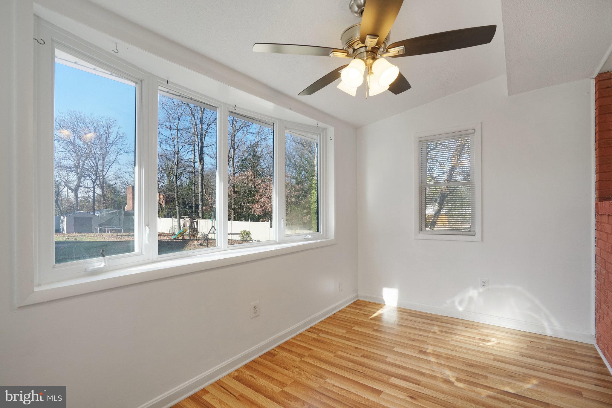 BARNABY MANOR OAKS - Residential