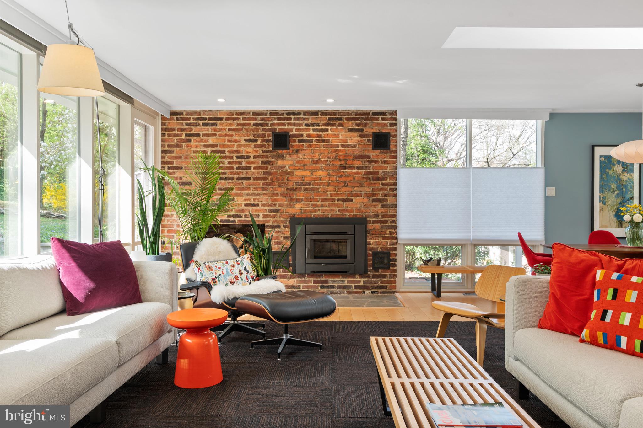 HOLLIN HILLS - Residential