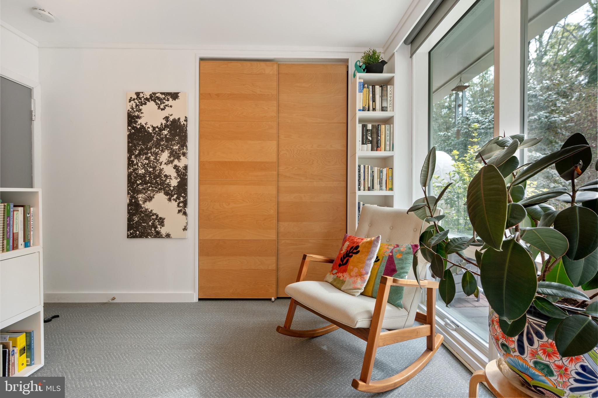 HOLLIN HILLS - Residential