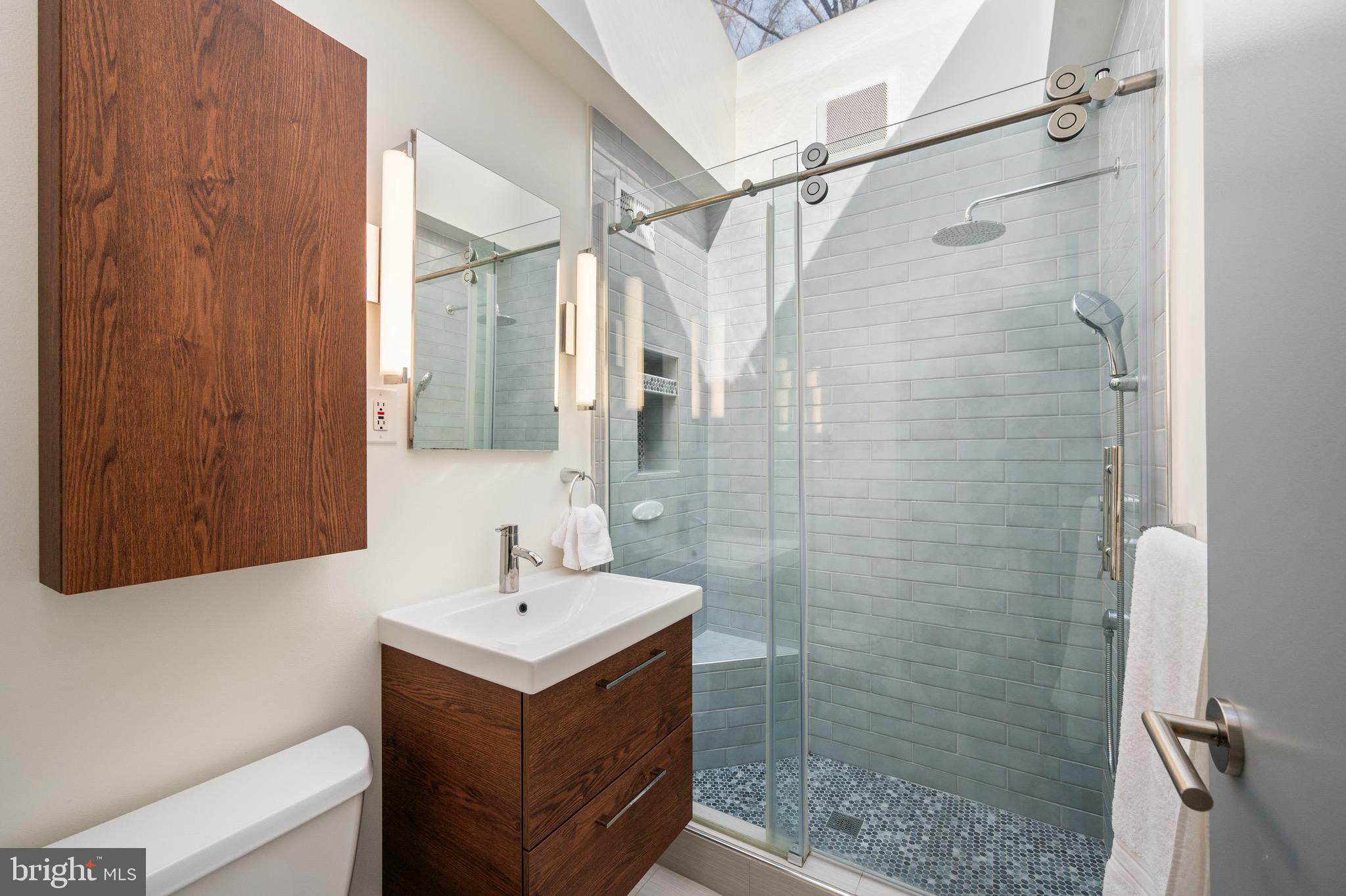 HOLLIN HILLS - Residential