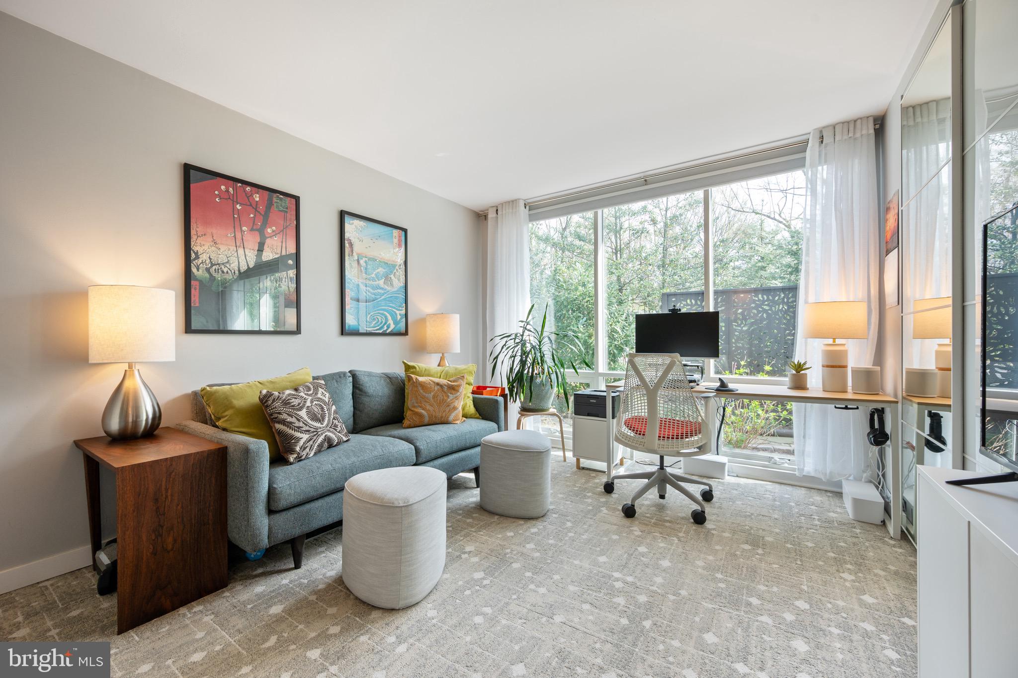 HOLLIN HILLS - Residential