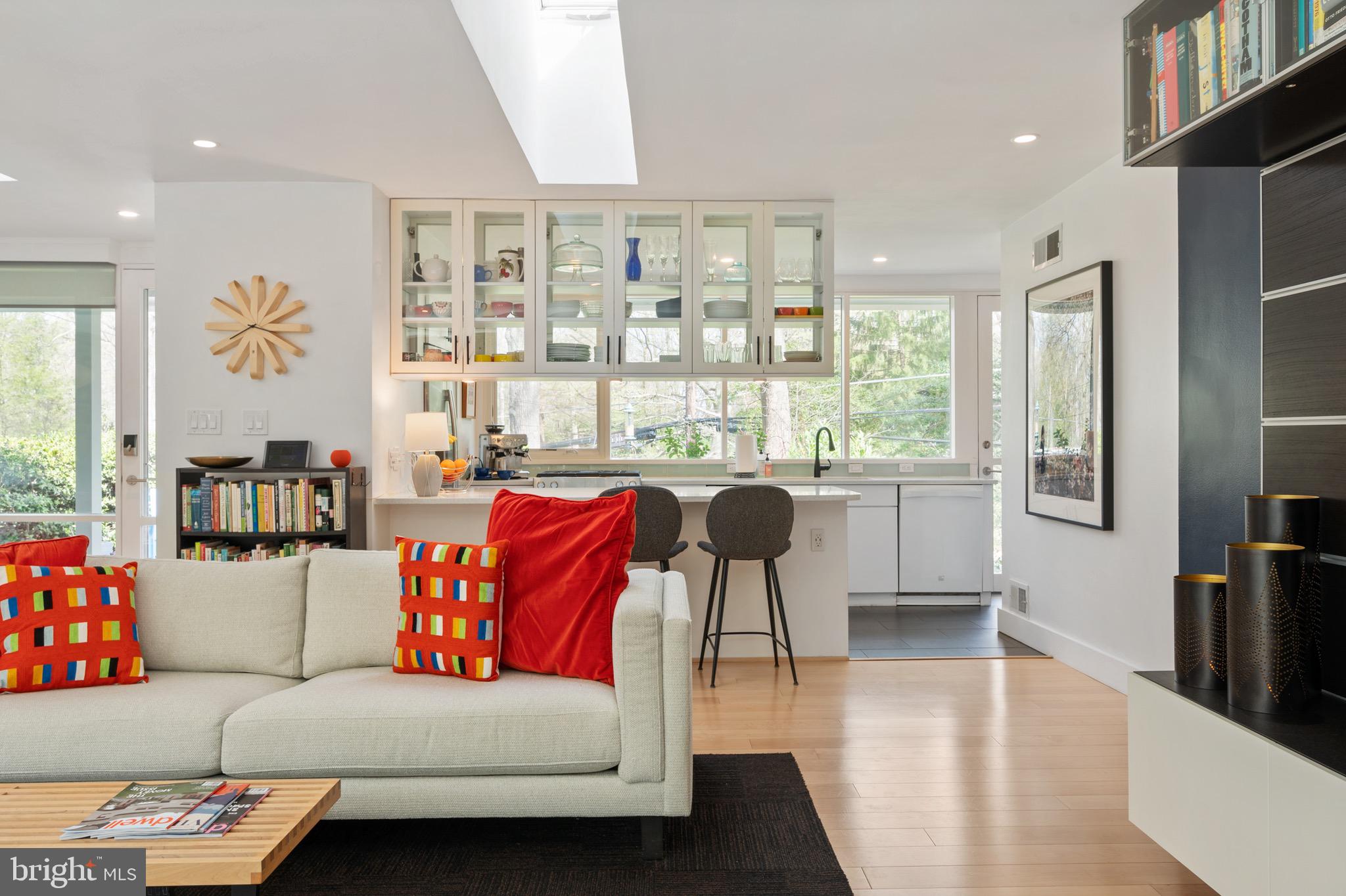 HOLLIN HILLS - Residential