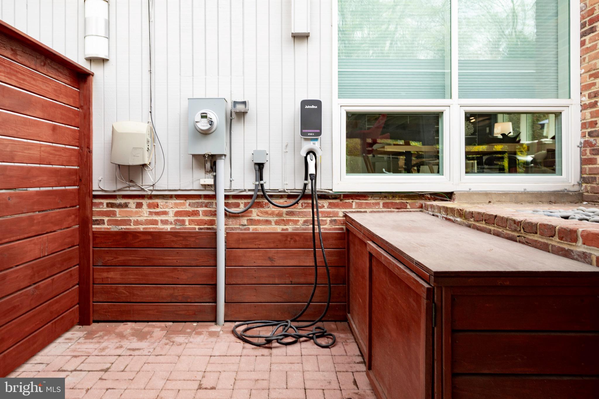 HOLLIN HILLS - Residential