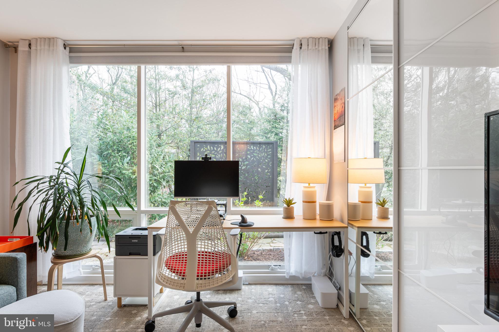 HOLLIN HILLS - Residential