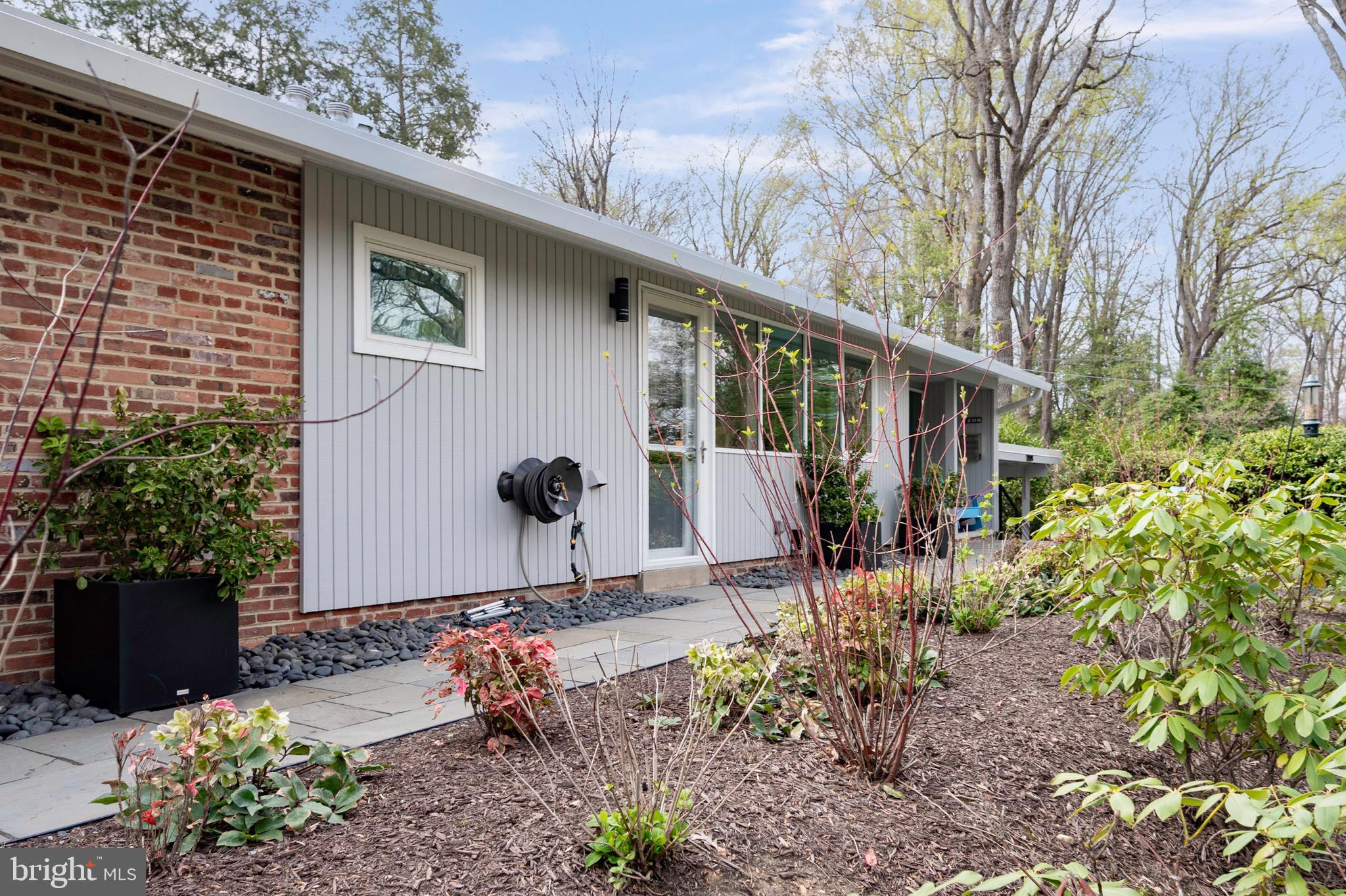 HOLLIN HILLS - Residential