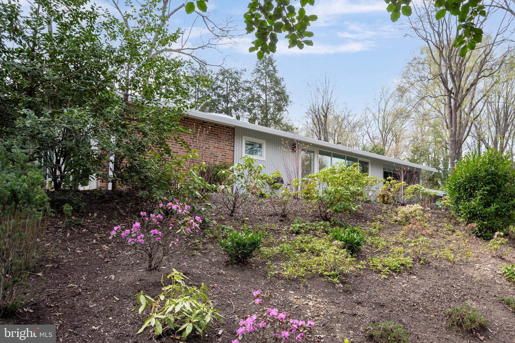 HOLLIN HILLS - Residential