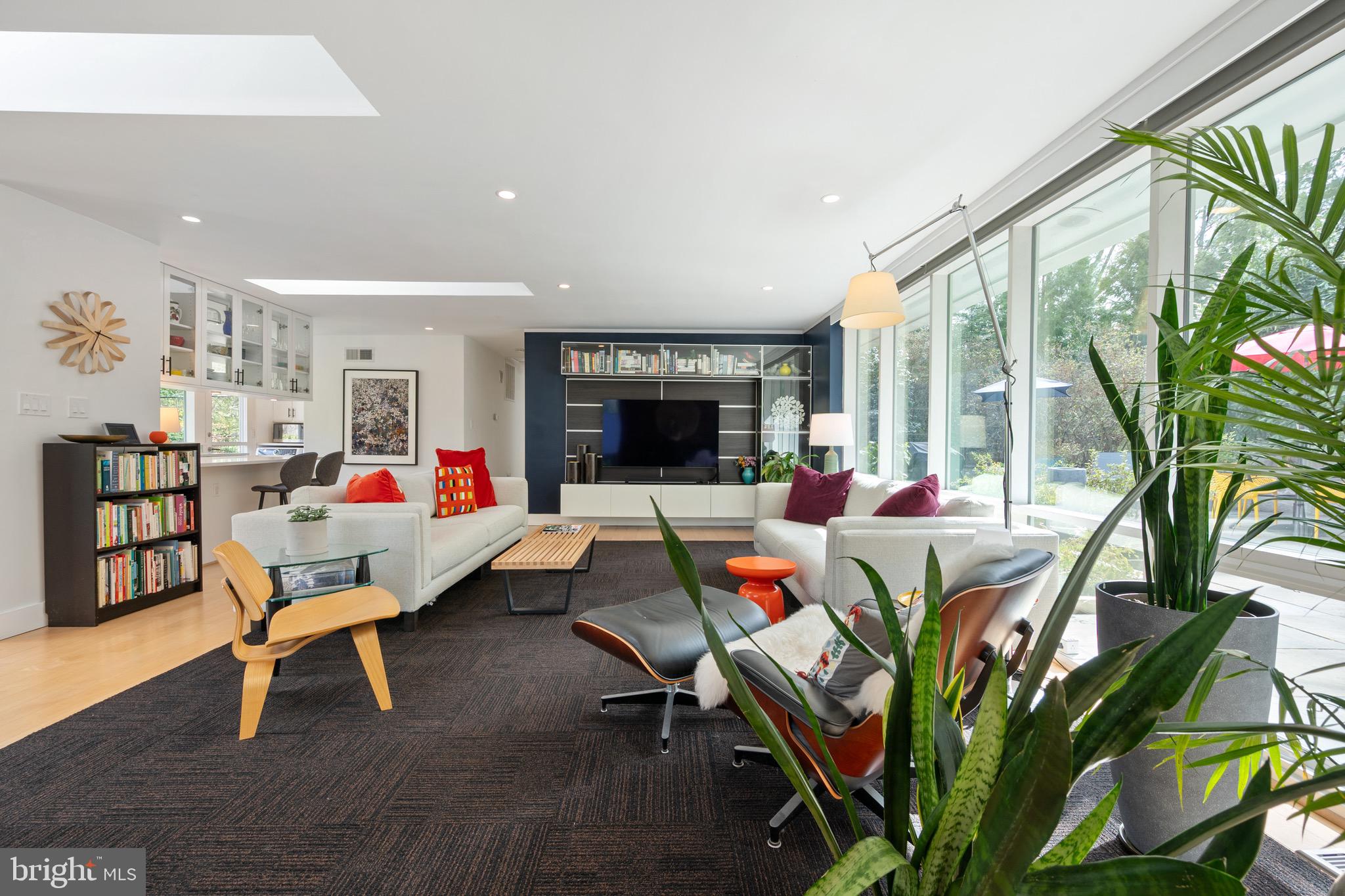 HOLLIN HILLS - Residential