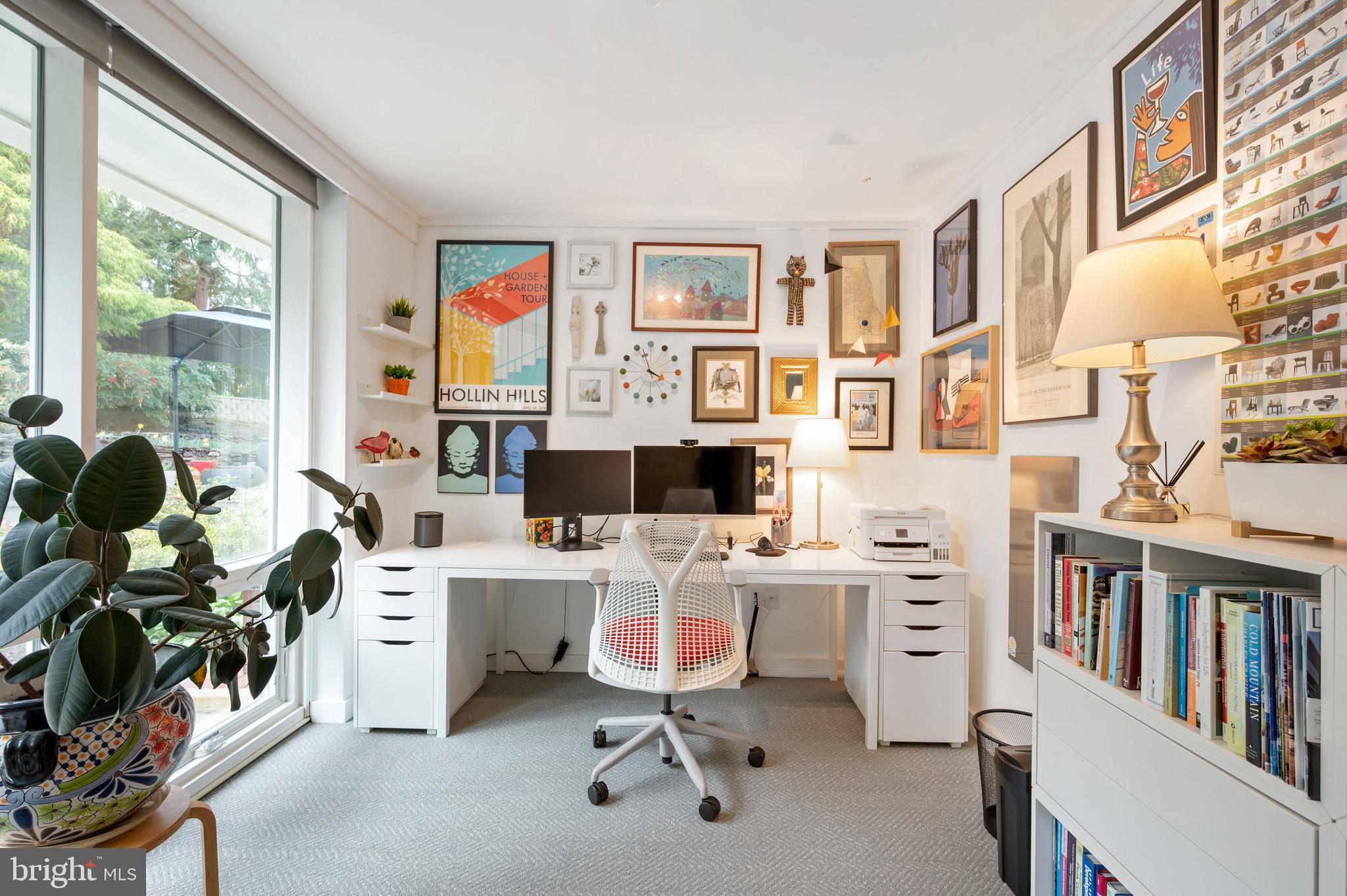 HOLLIN HILLS - Residential