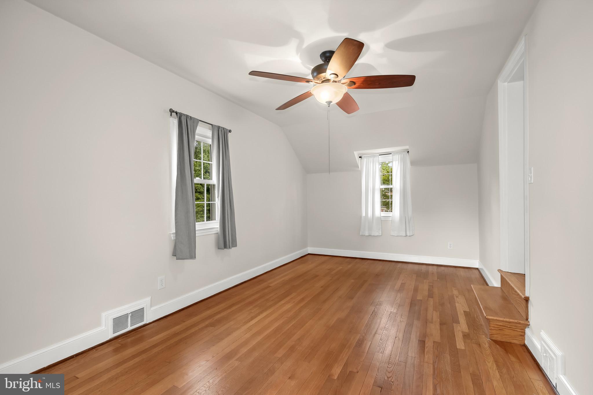 CALVERT HILLS - Residential