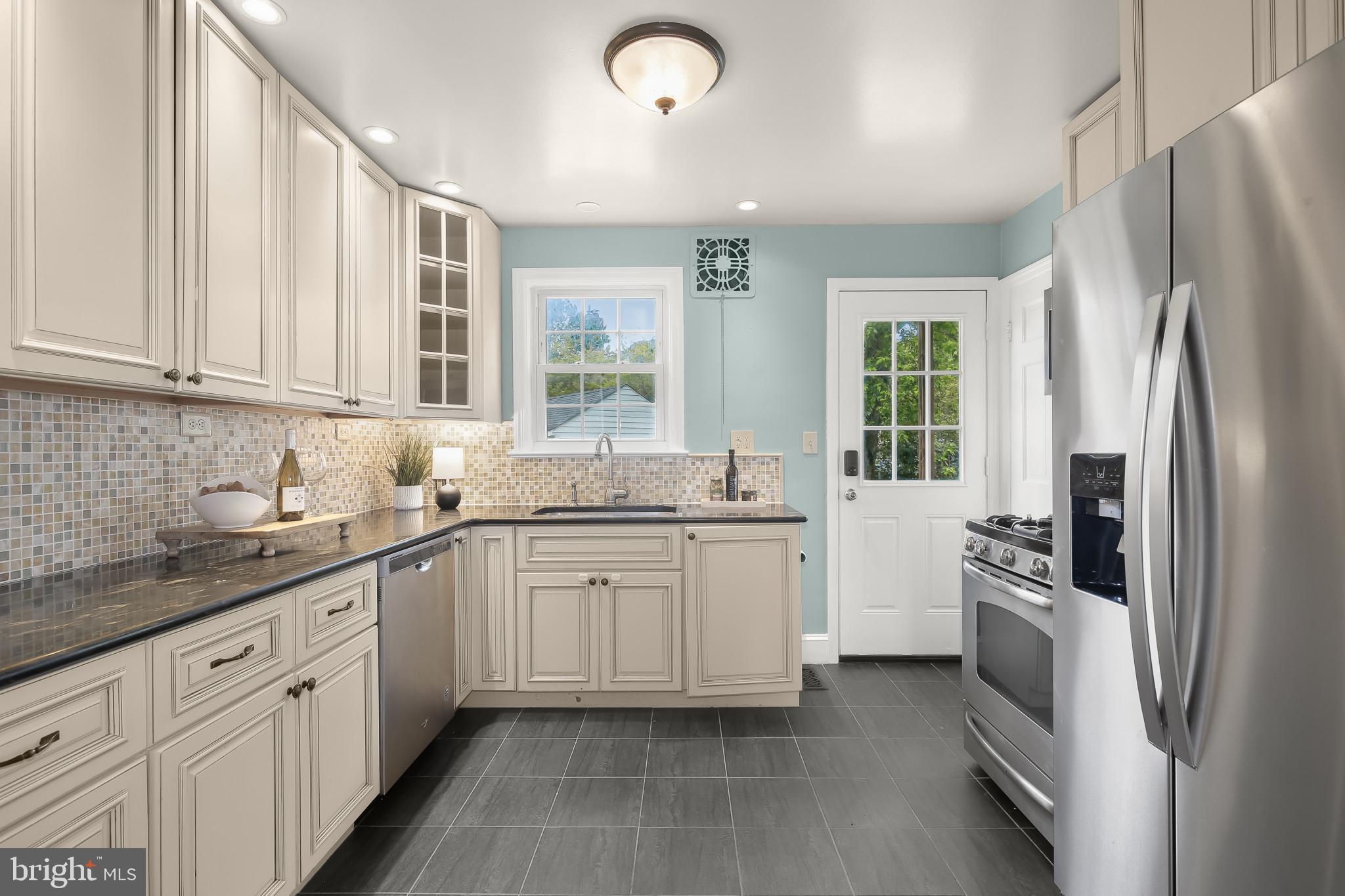 CALVERT HILLS - Residential