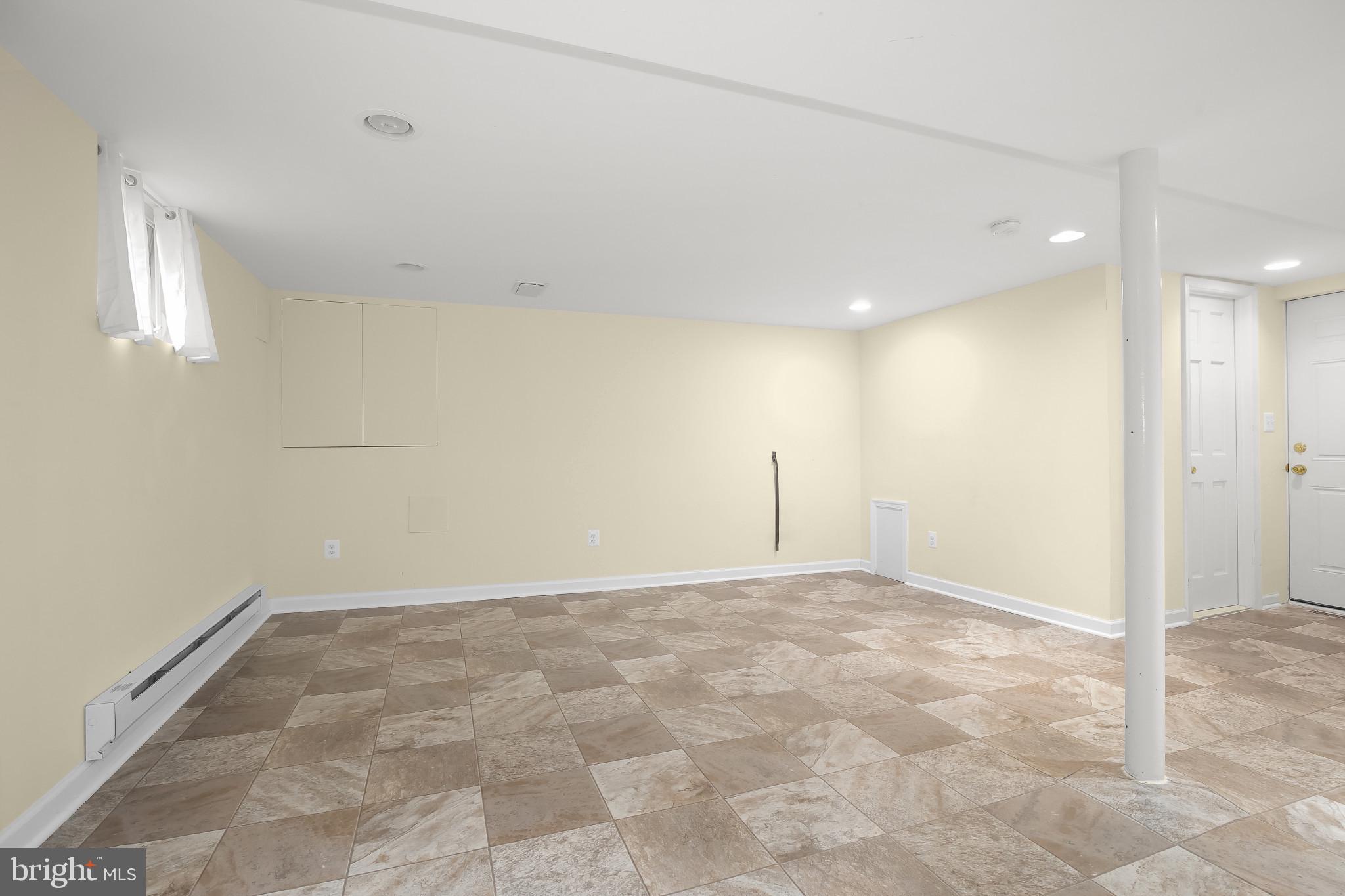 CALVERT HILLS - Residential