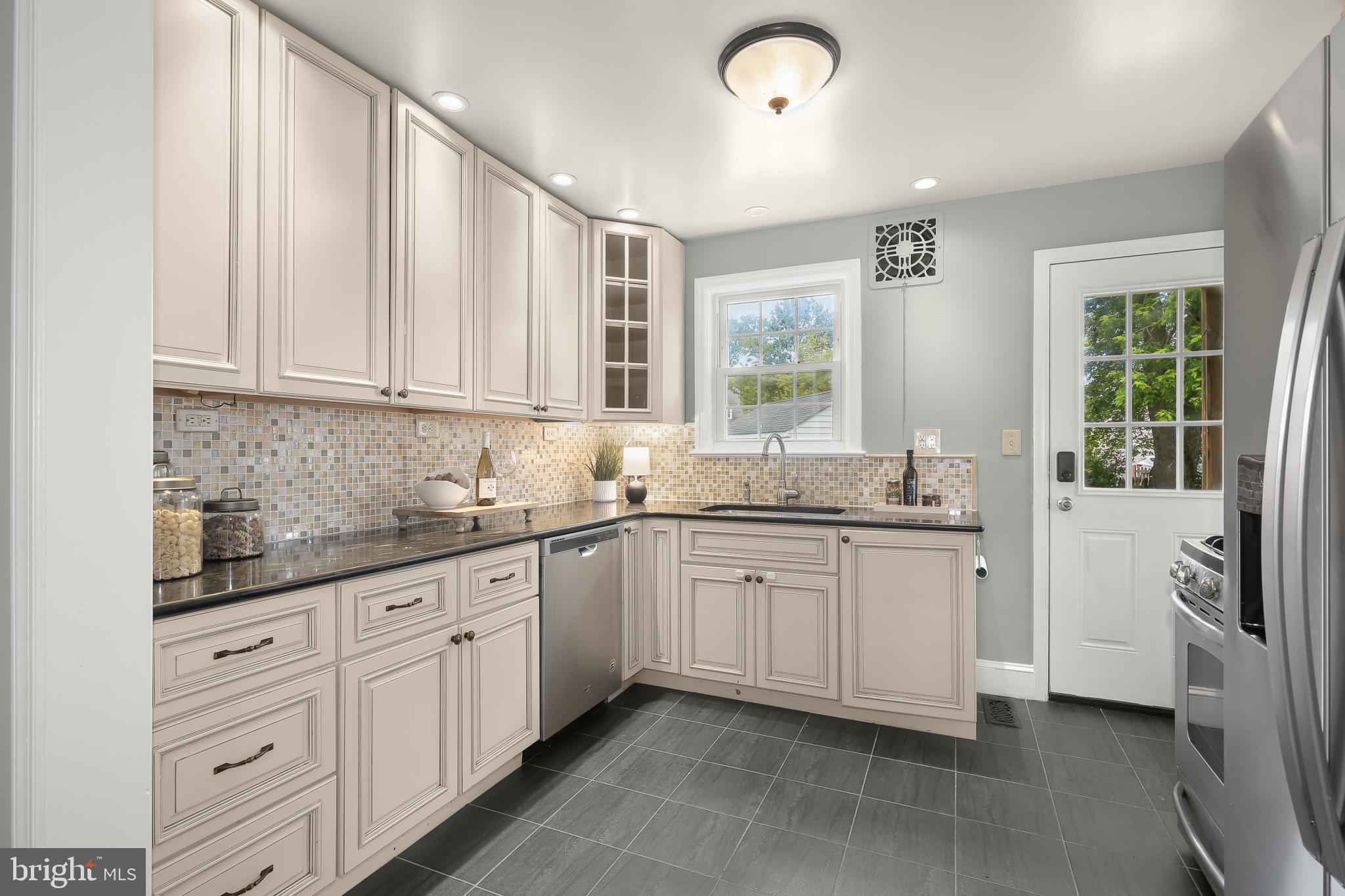 CALVERT HILLS - Residential