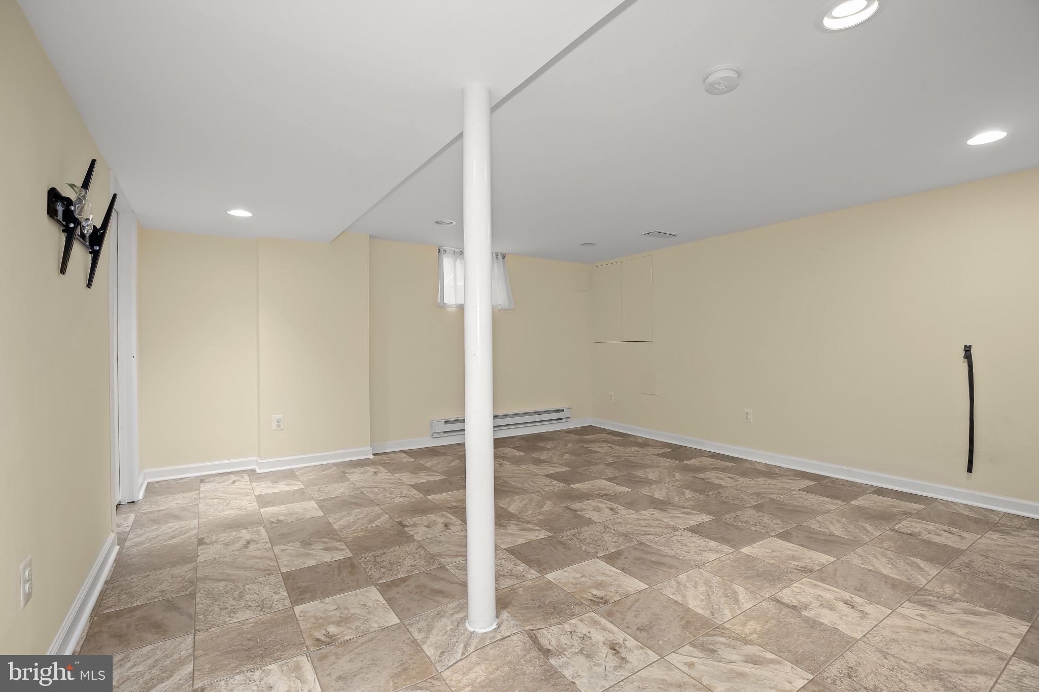 CALVERT HILLS - Residential