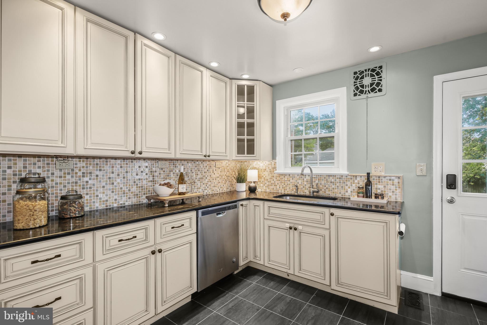 CALVERT HILLS - Residential