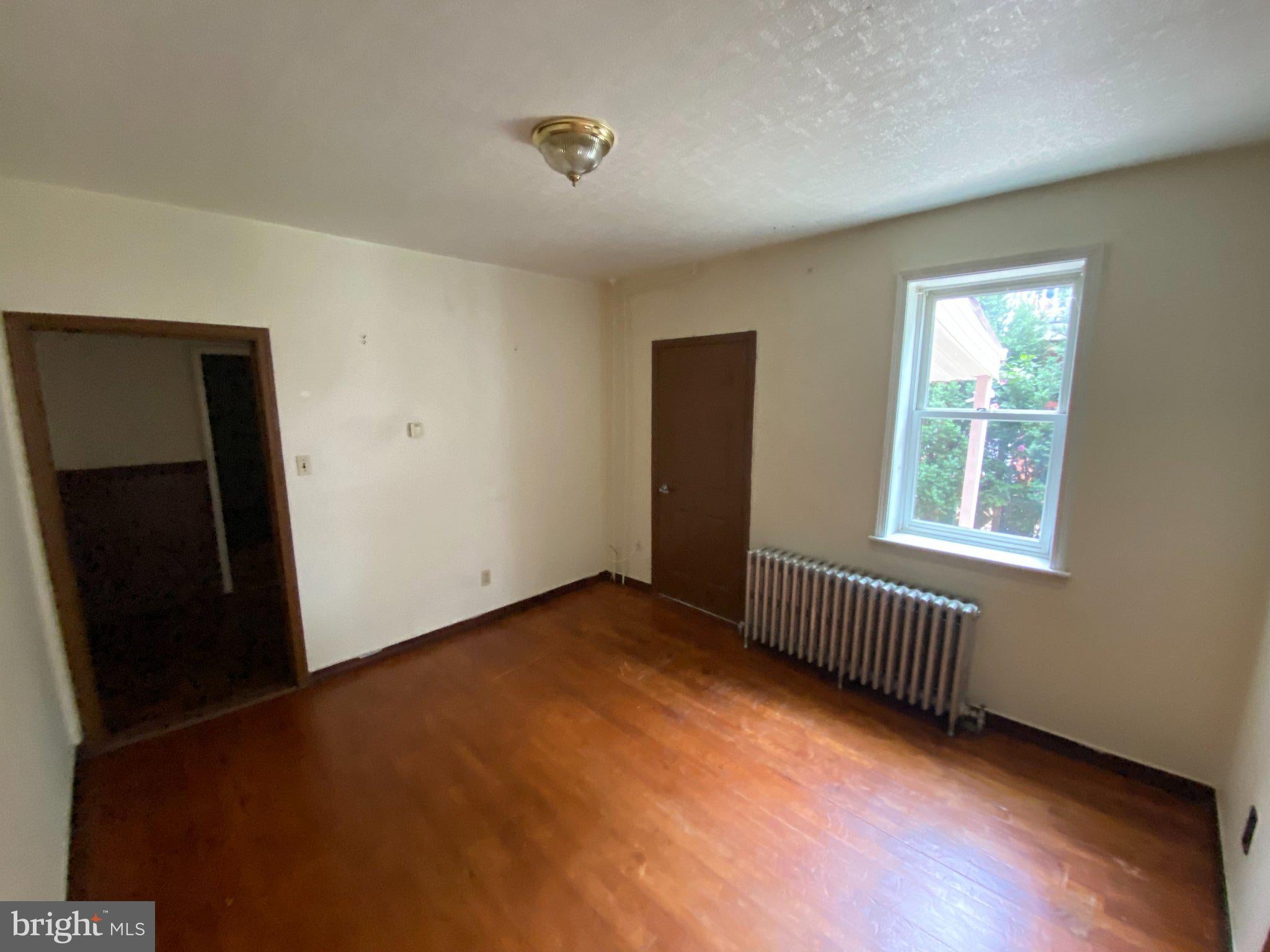 516 W WALNUT STREET