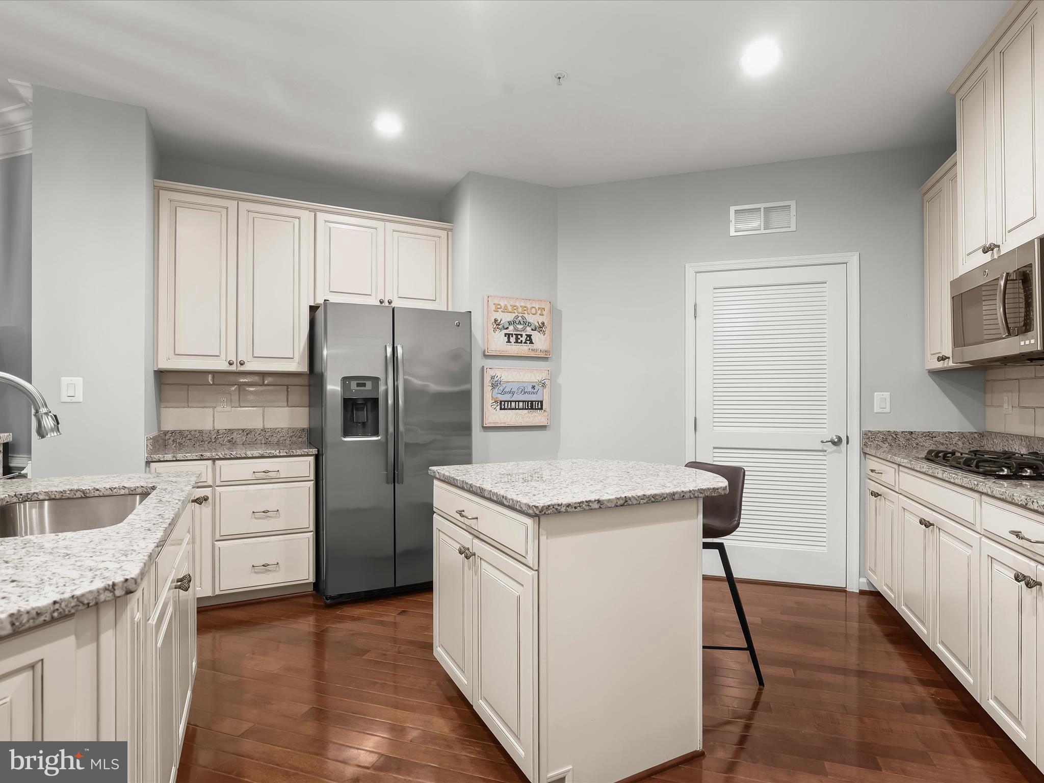 WAVERLY WOODS - Residential