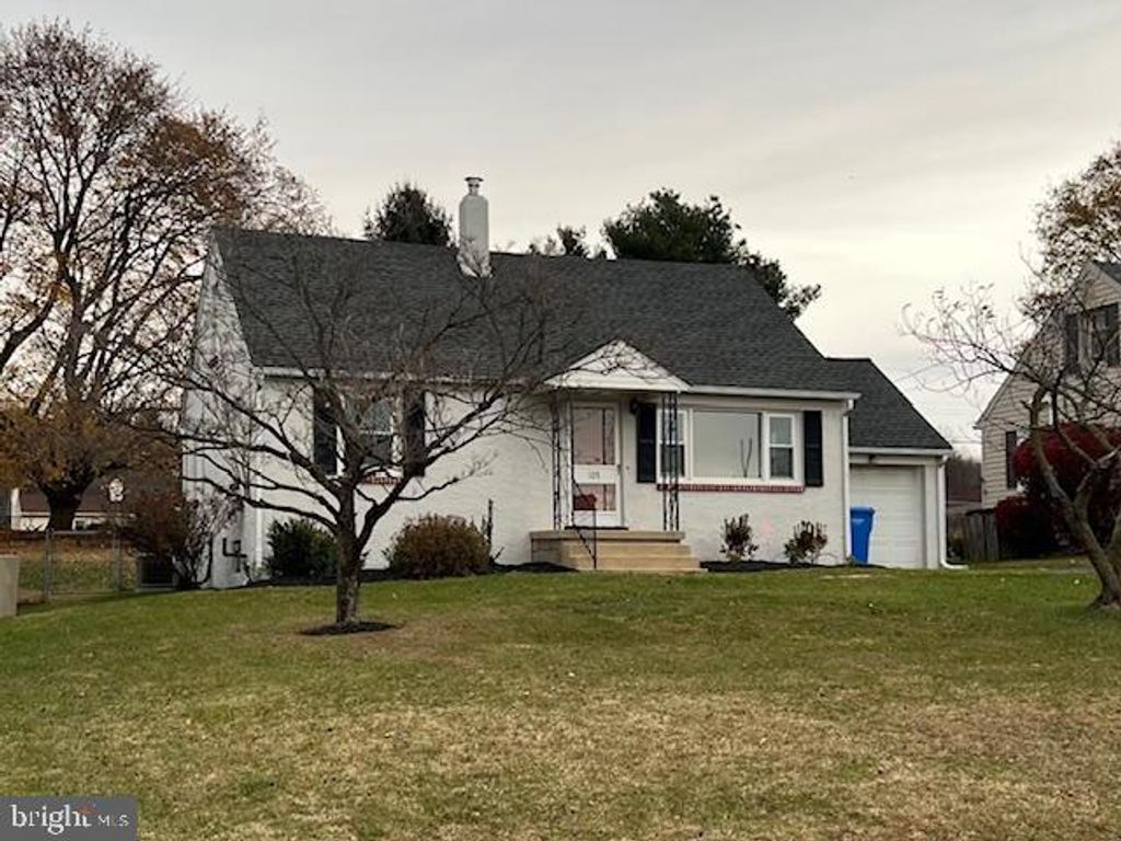Photo of 105 E 2nd Avenue, PARKESBURG, PA 19365 (MLS # PACT2113840)