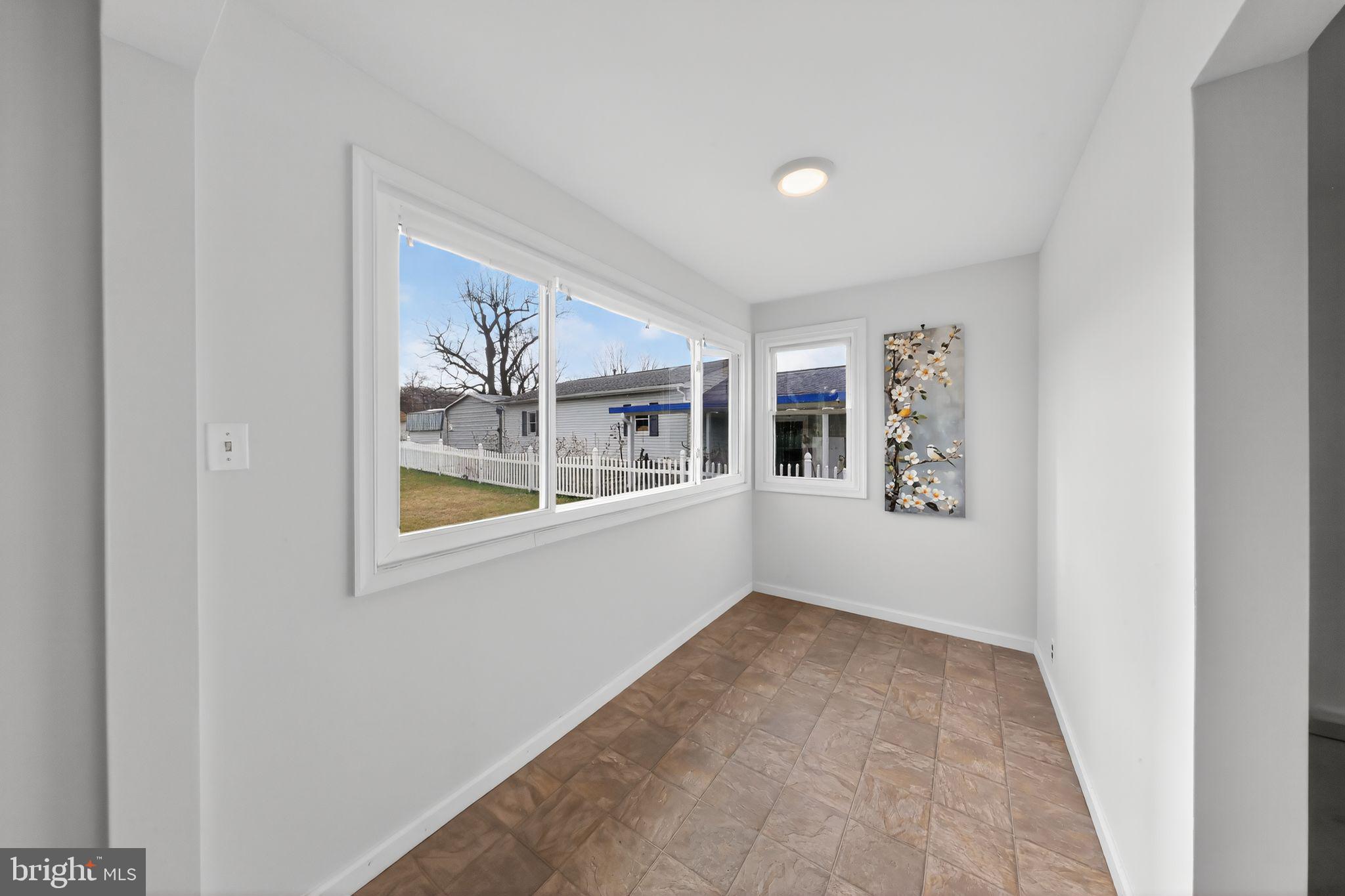 KENT ACRES - Residential