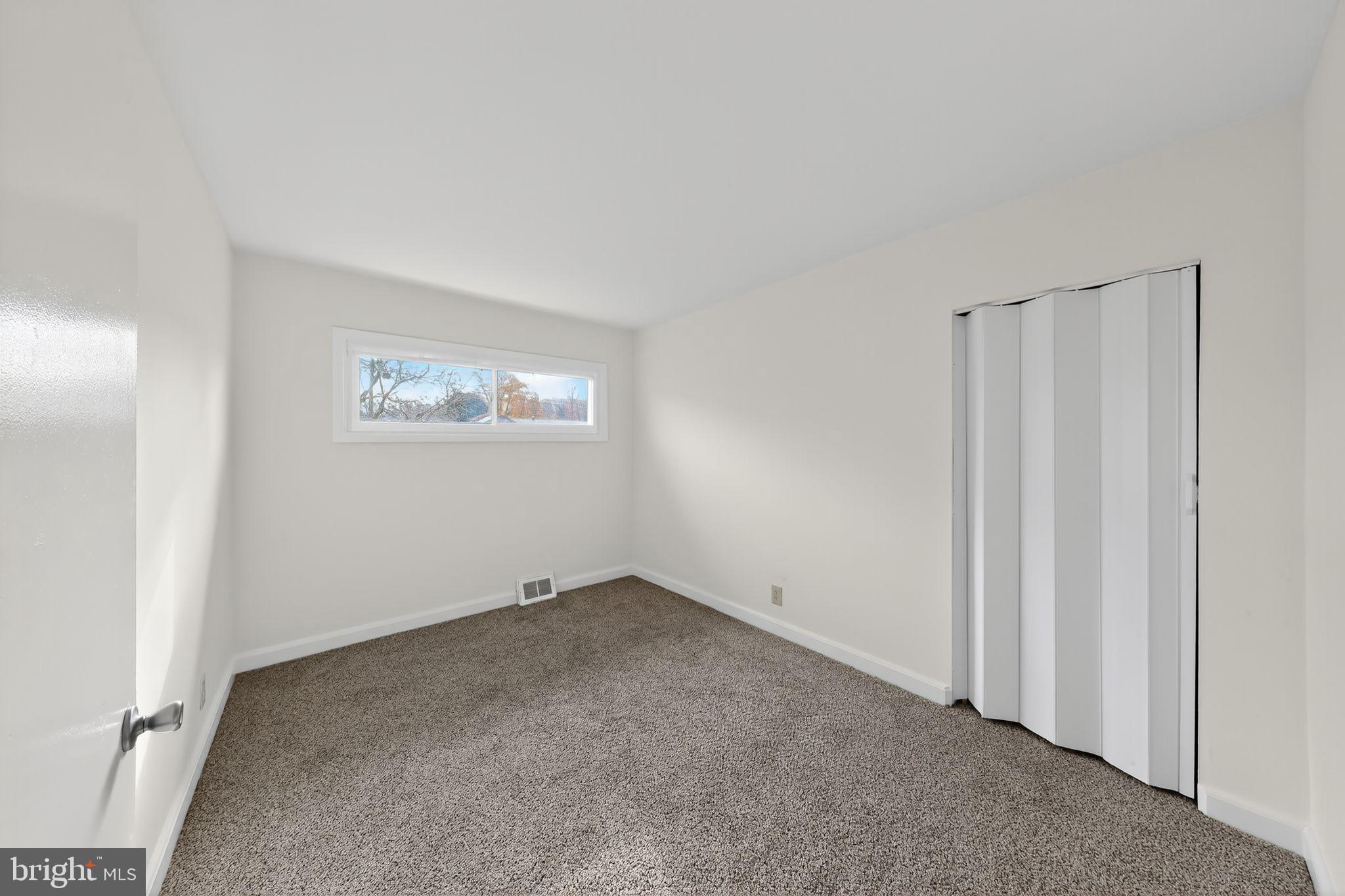 KENT ACRES - Residential