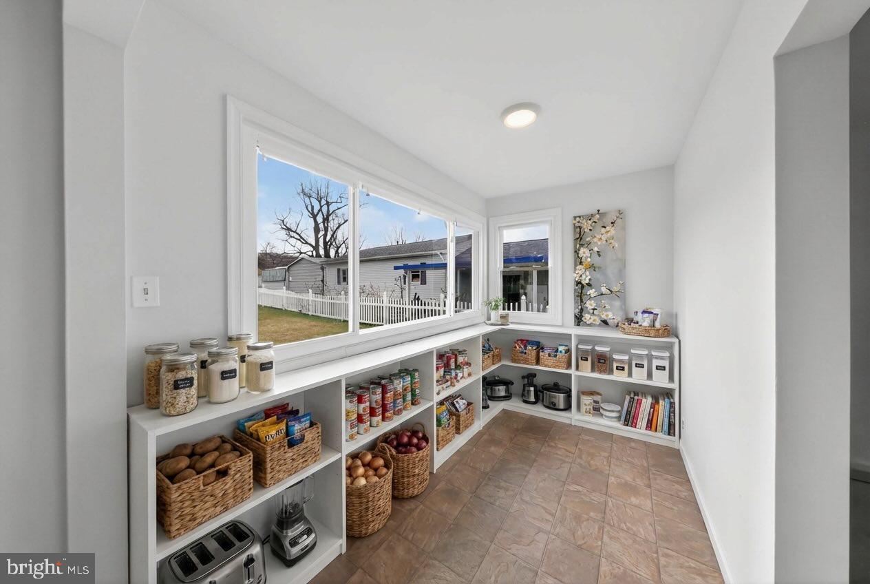 KENT ACRES - Residential