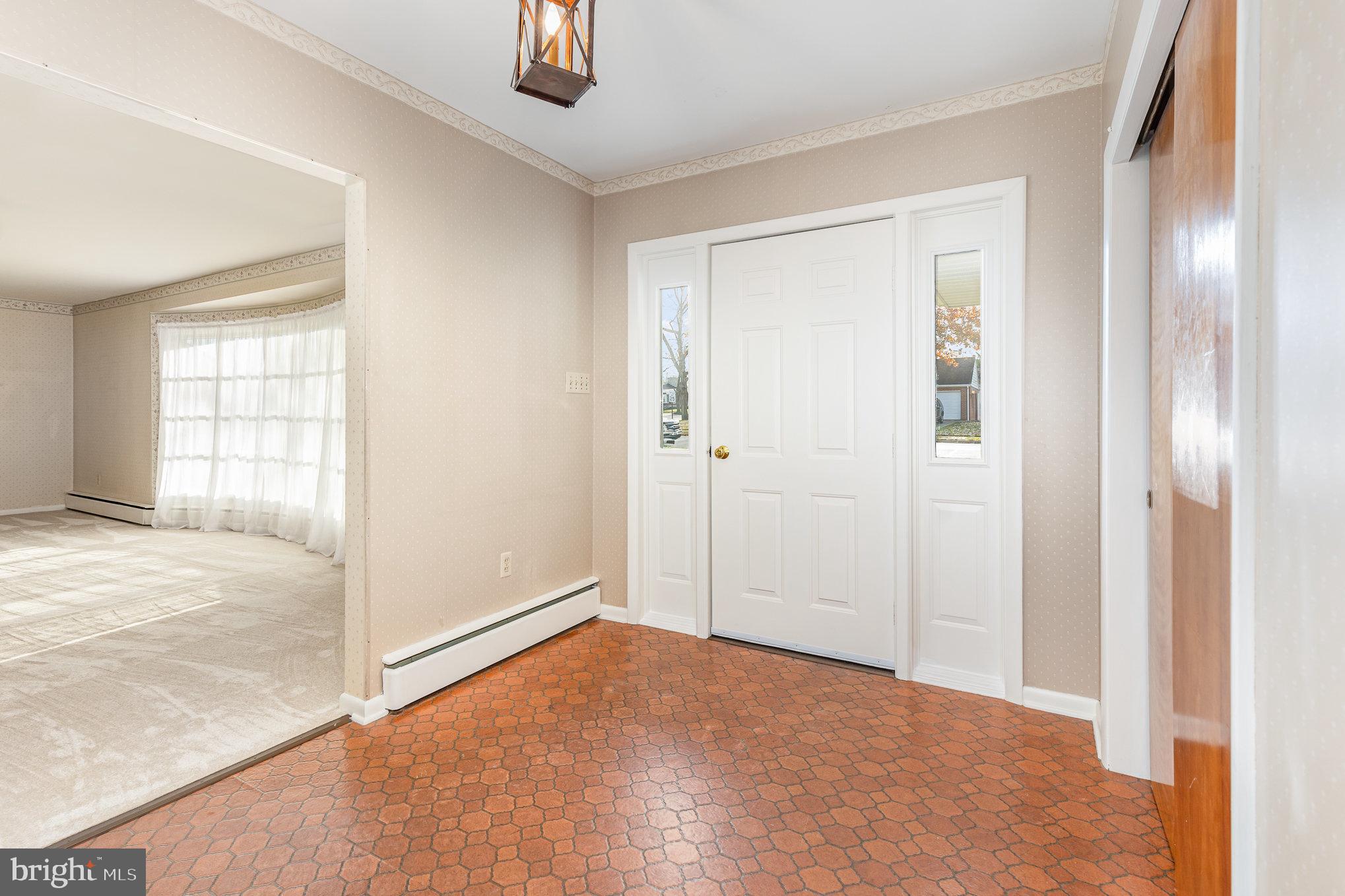 449 GLENWYN DRIVE