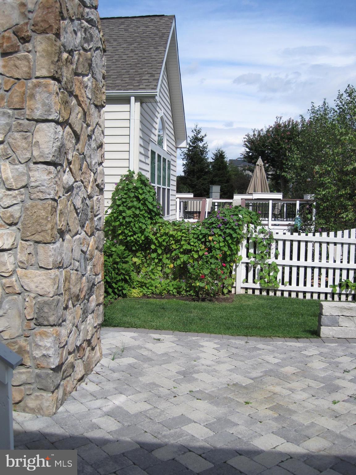 BELMONT LAND BAY - Residential Lease