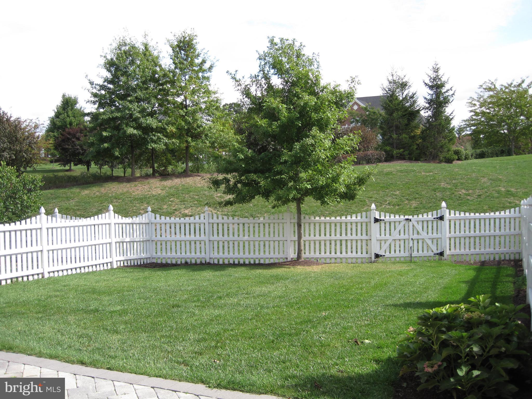 BELMONT LAND BAY - Residential Lease